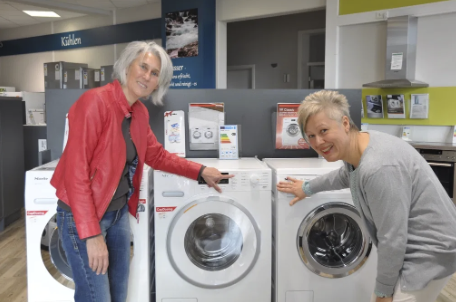 Team von Strom · Solarstrom Roth beim Verkauf